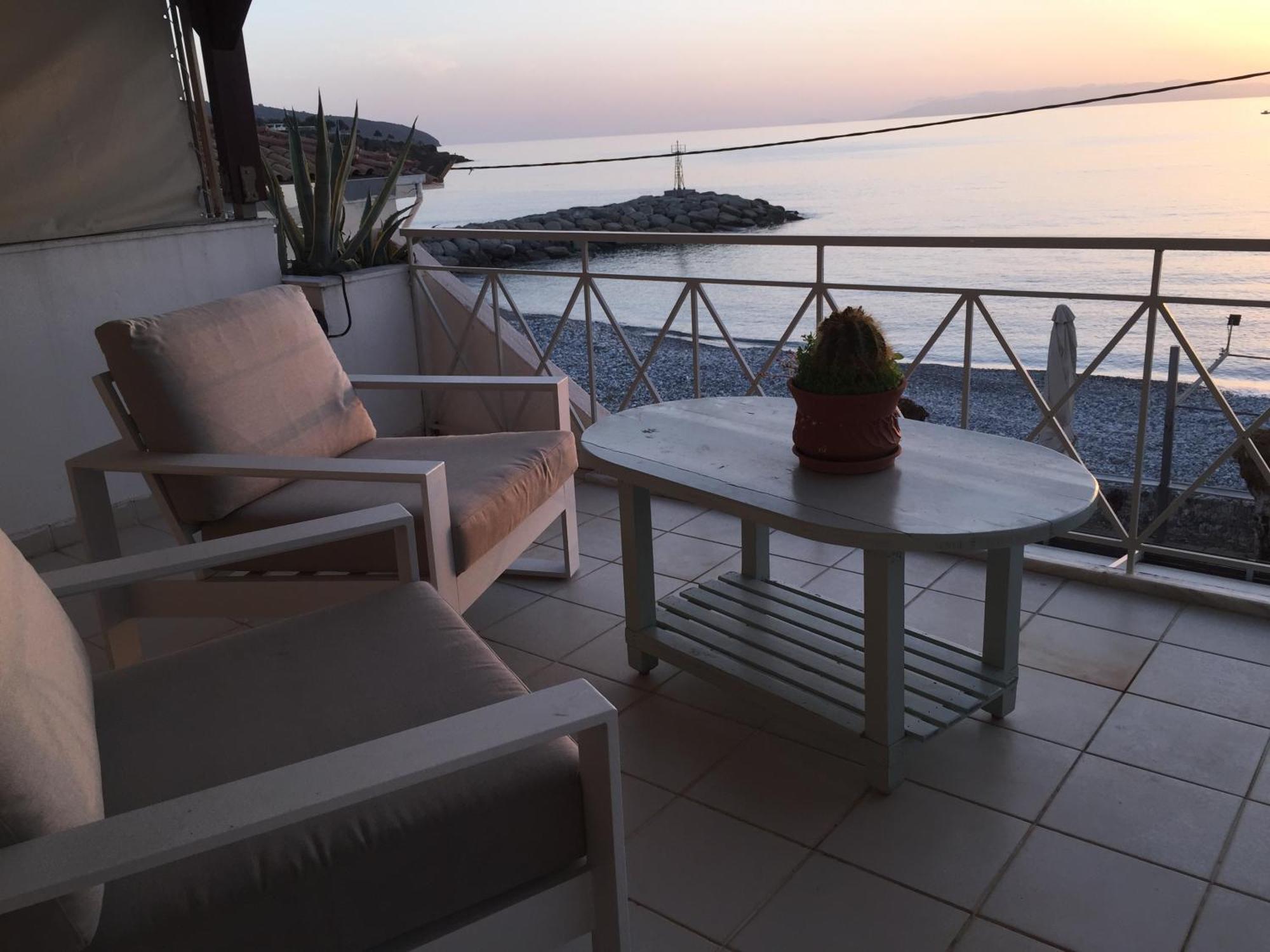Agali 1 Superior Maisonette Каламата Экстерьер фото